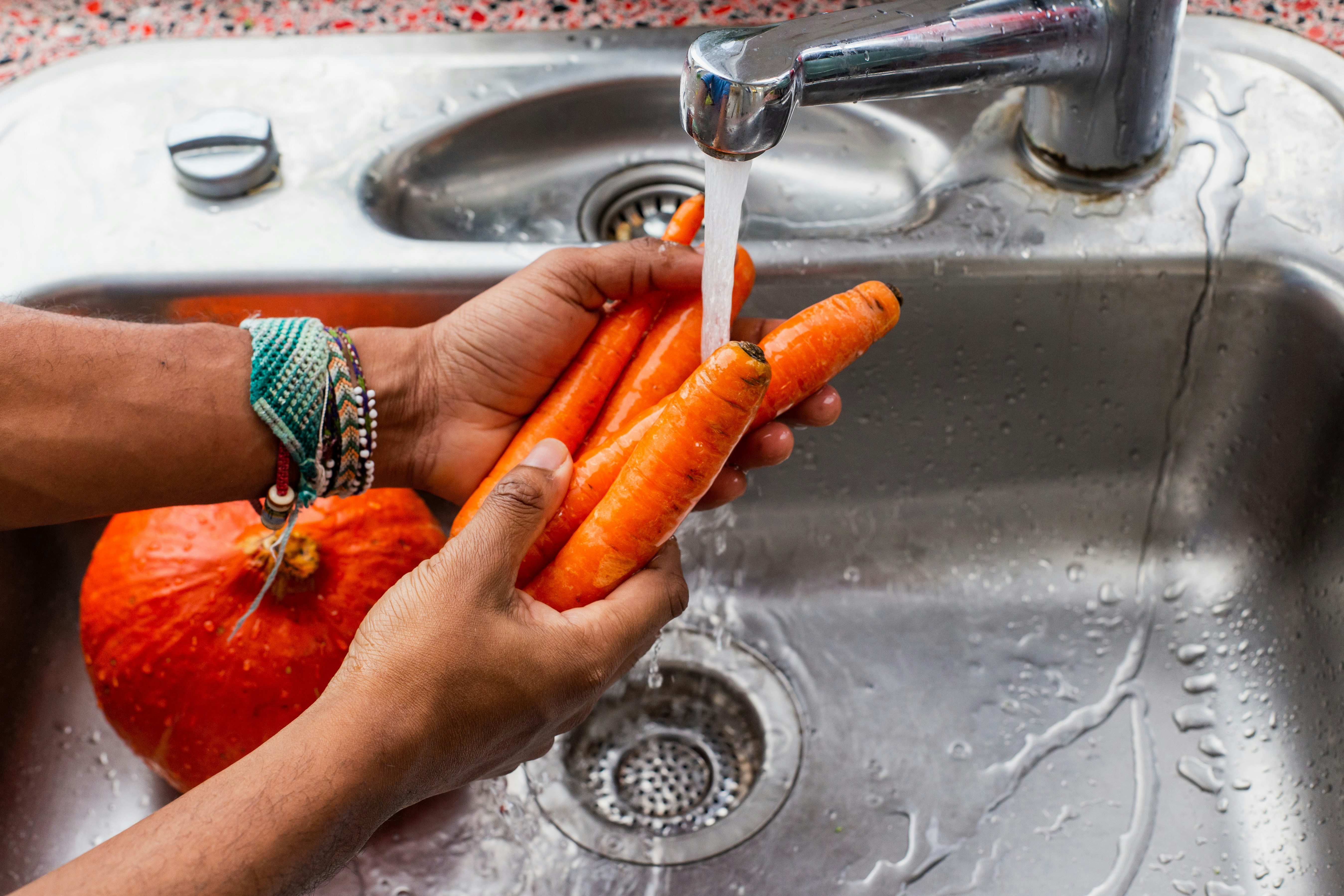 HealthLogic pesticide residues washing produce